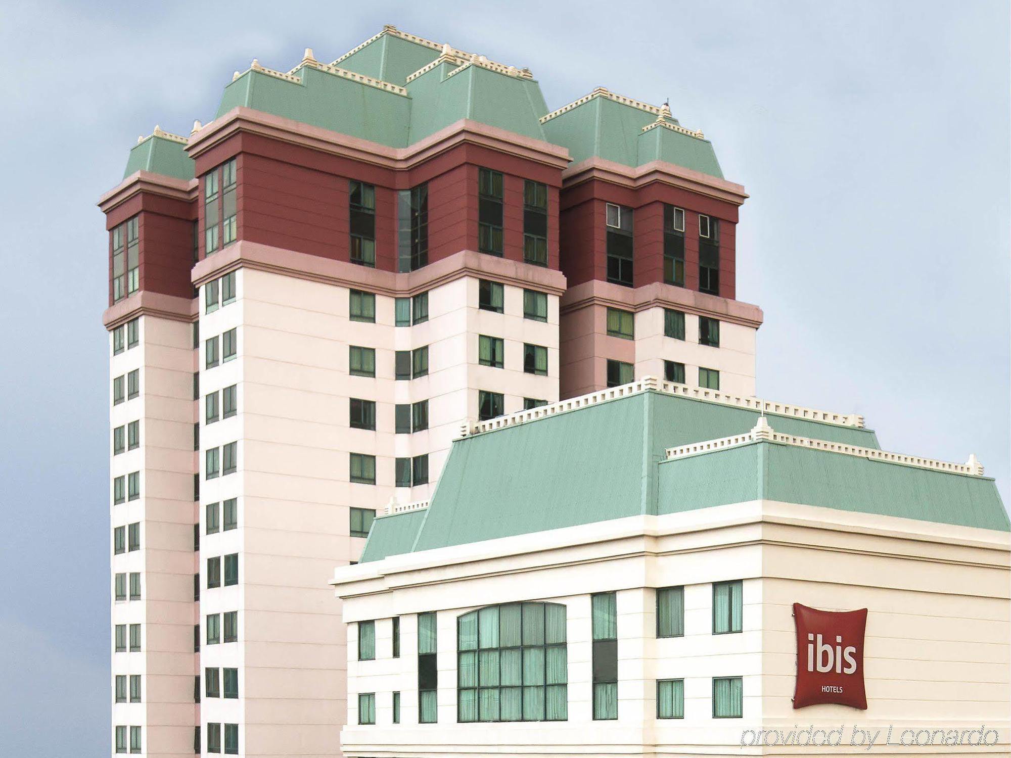 Ibis Mangga Dua Hotel Jakarta Exterior photo