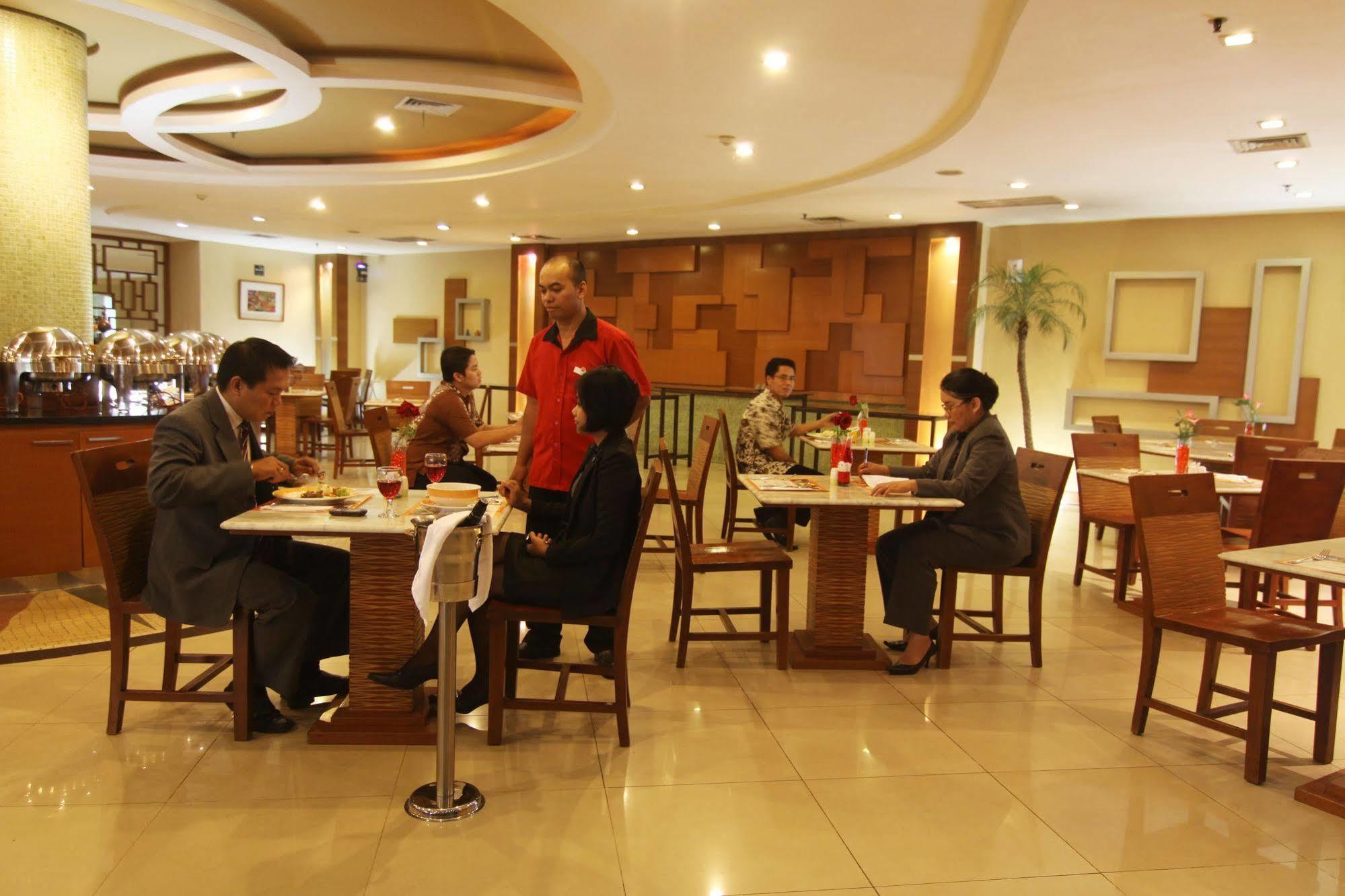 Ibis Mangga Dua Hotel Jakarta Exterior photo