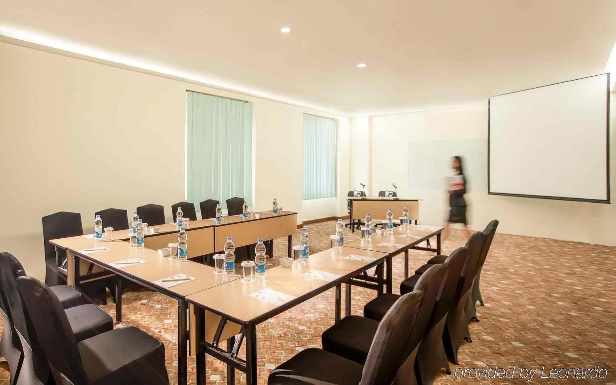 Ibis Mangga Dua Hotel Jakarta Exterior photo