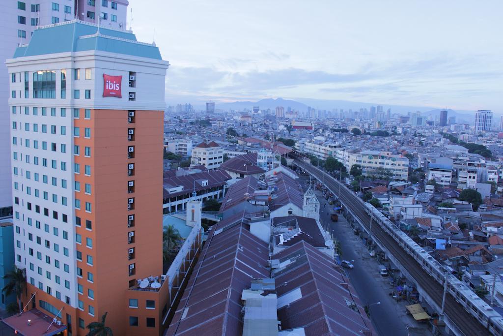 Ibis Mangga Dua Hotel Jakarta Exterior photo